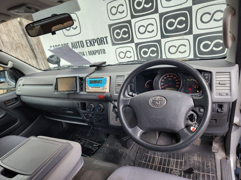  29724  TOYOTA HIACE  2009  