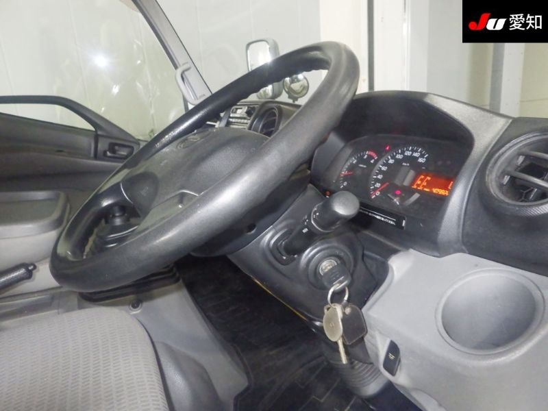  29727  HINO DUTRO  2013  