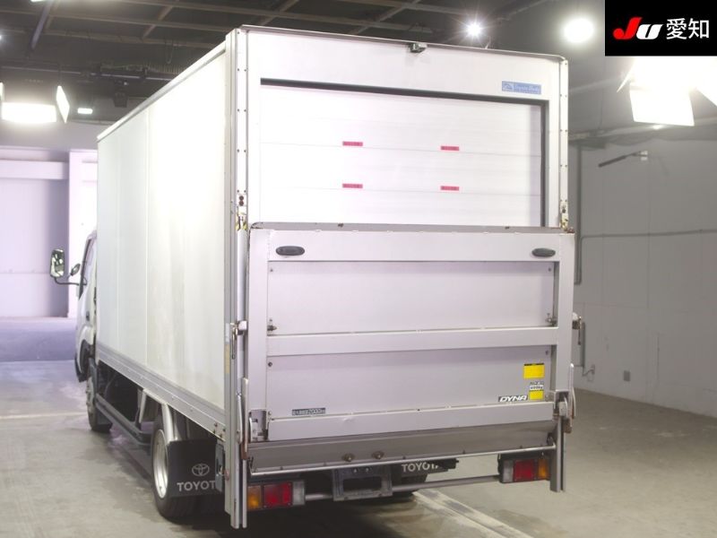 29728  TOYOTA DYNA  2003