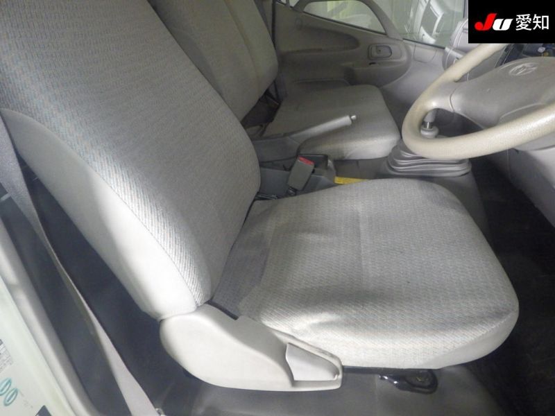 29728  TOYOTA DYNA  2003