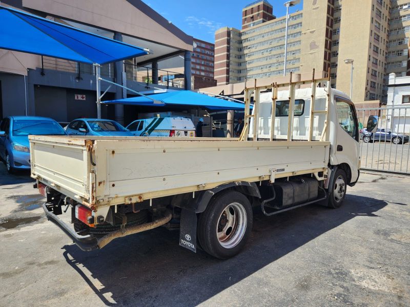  29729  TOYOTA DYNA  2003  