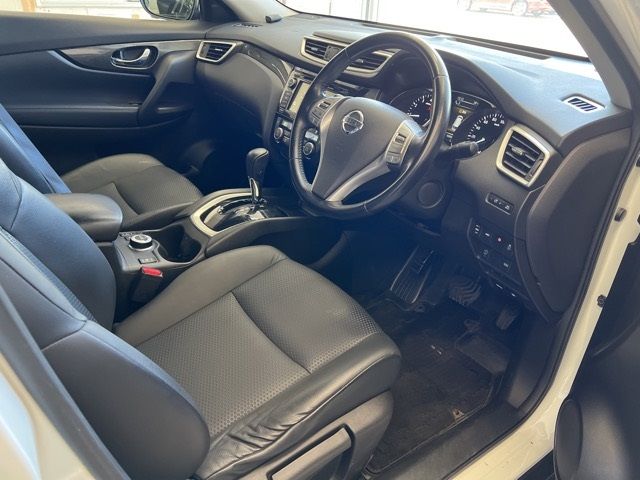  29733  NISSAN X-TRAIL  2017  