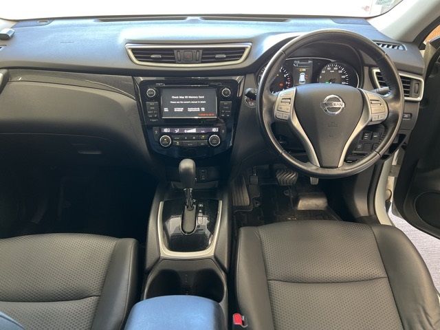  29733  NISSAN X-TRAIL  2017  