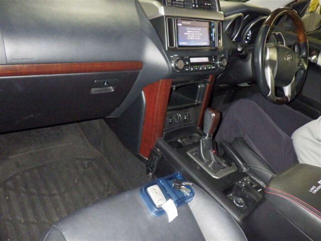 29734  TOYOTA LANDCRUISER PRADO  2016