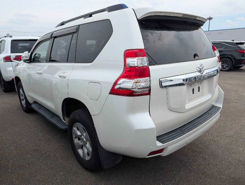 29734  TOYOTA LANDCRUISER PRADO  2016