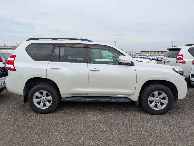 29734  TOYOTA LANDCRUISER PRADO  2016