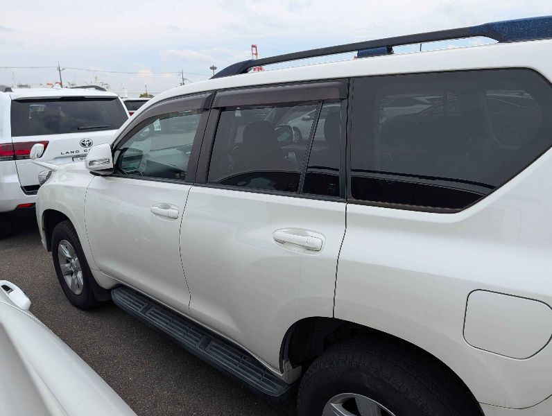 29734  TOYOTA LANDCRUISER PRADO  2016