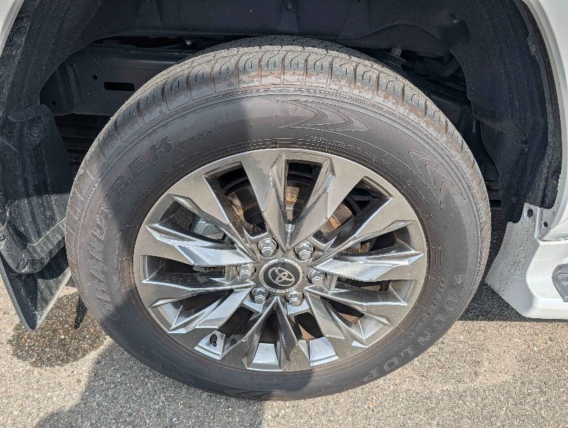  29735  TOYOTA LANDCRUISER  2024  