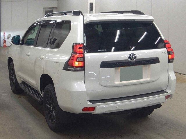  29738  TOYOTA LANDCRUISER PRADO  2023  