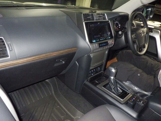  29738  TOYOTA LANDCRUISER PRADO  2023  