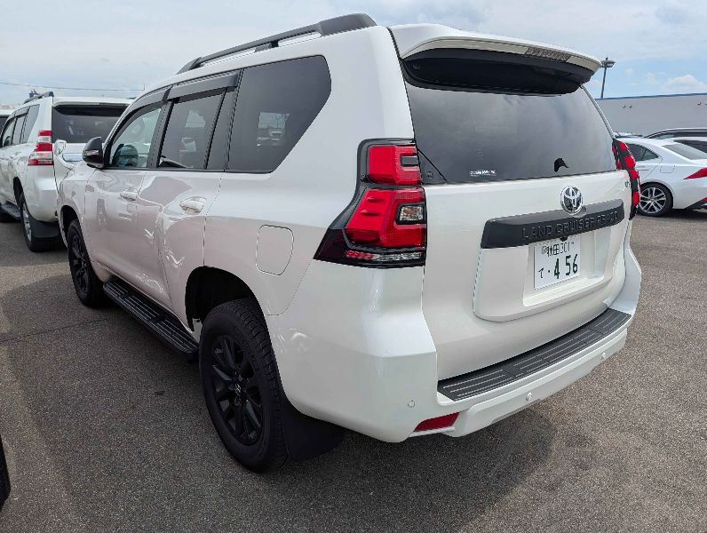  29738  TOYOTA LANDCRUISER PRADO  2023  