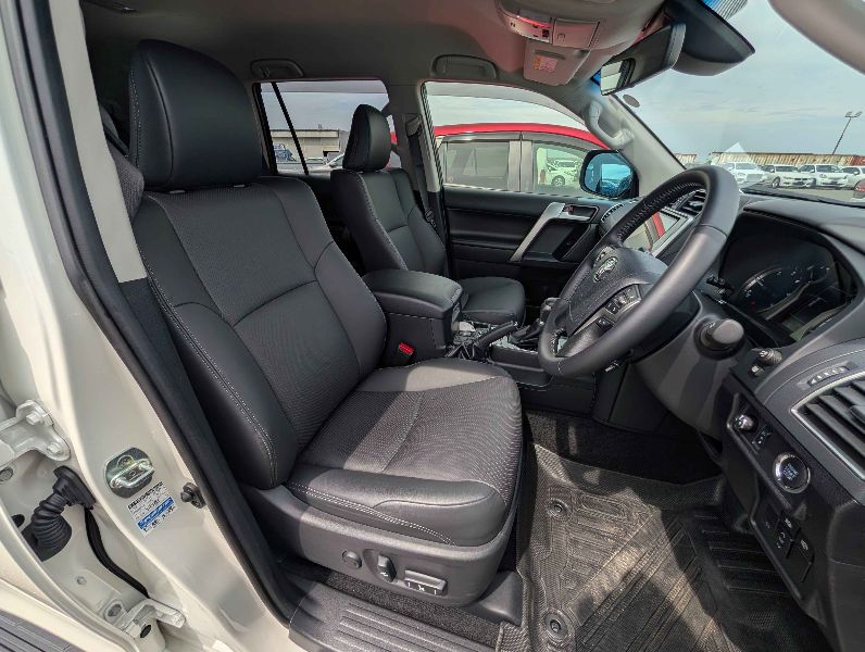  29738  TOYOTA LANDCRUISER PRADO  2023  