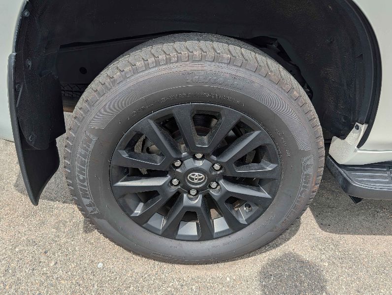  29738  TOYOTA LANDCRUISER PRADO  2023  