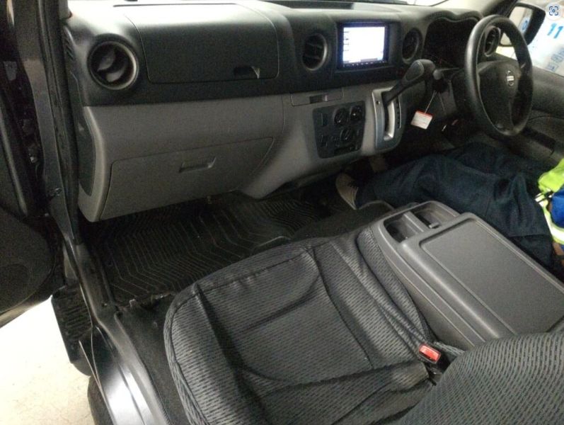 29740  NISSAN CARAVAN  2017
