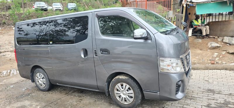  29740  NISSAN CARAVAN  2017  