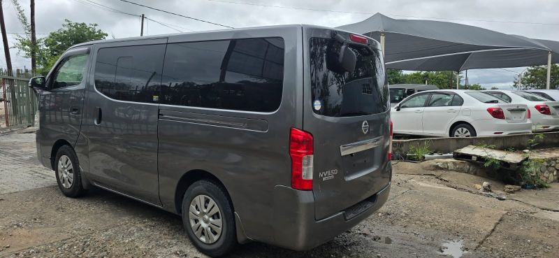  29740  NISSAN CARAVAN  2017  