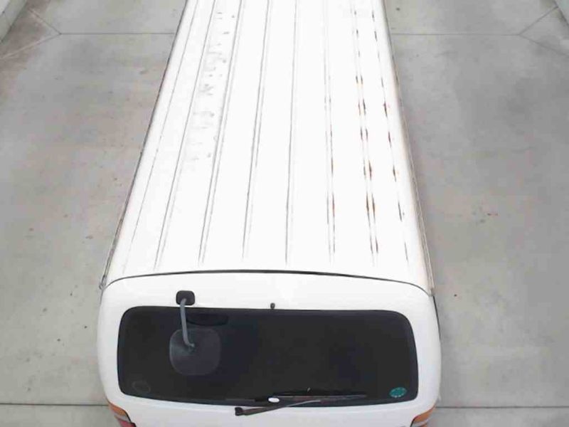 29741  TOYOTA HIACE  2003