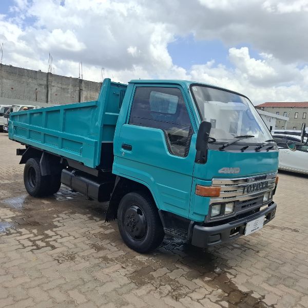  29755  TOYOTA DYNA  1990 