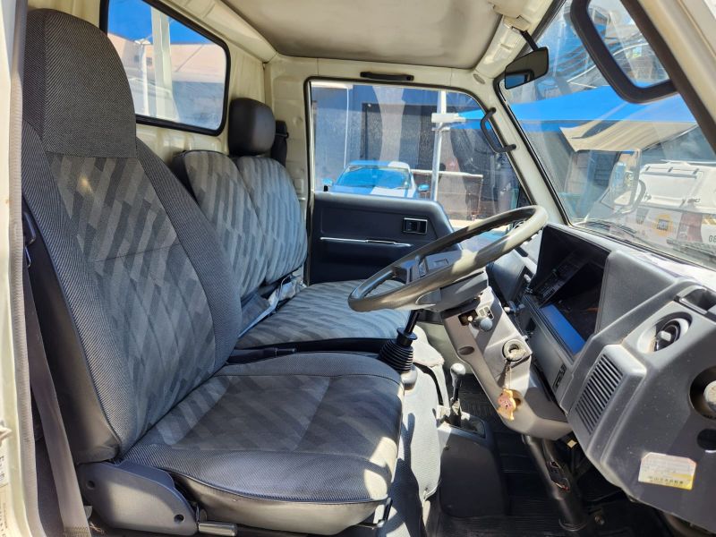  29758  TOYOTA HIACE TRUCK  1994  