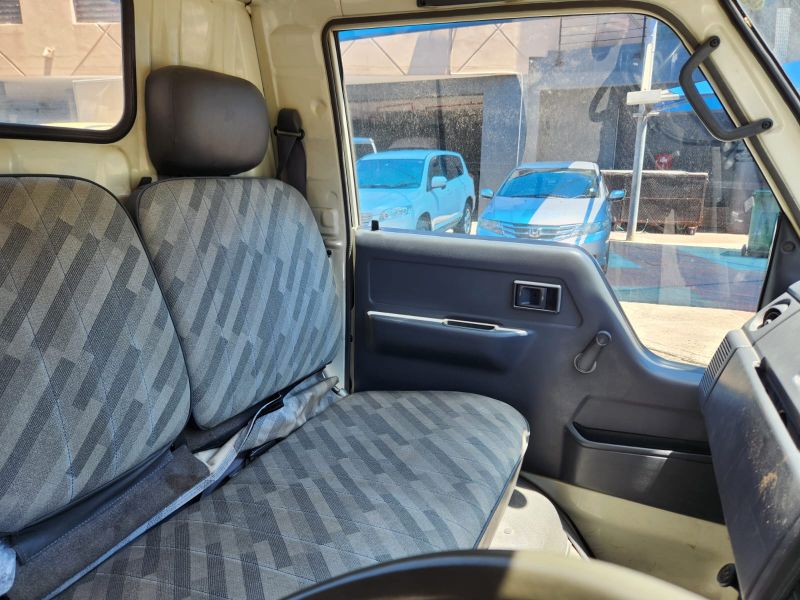  29758  TOYOTA HIACE TRUCK  1994  