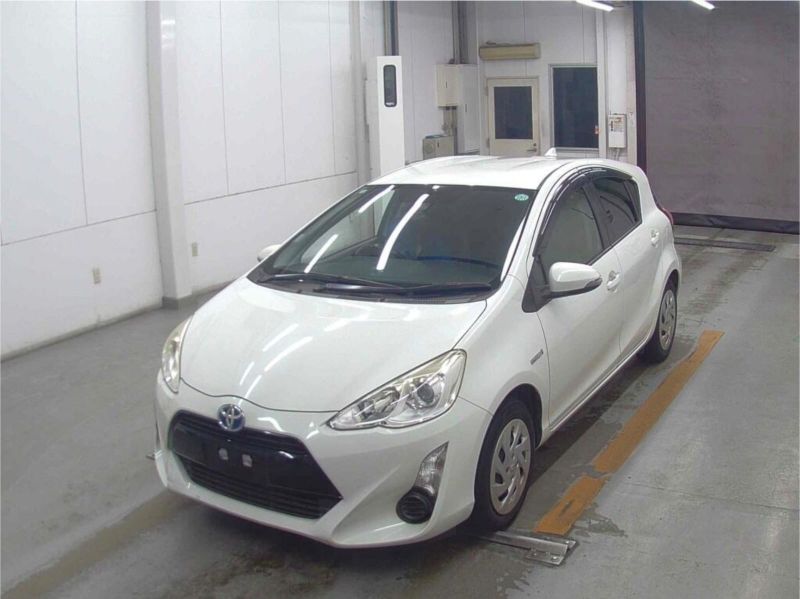 29784 TOYOTA AQUA 2016