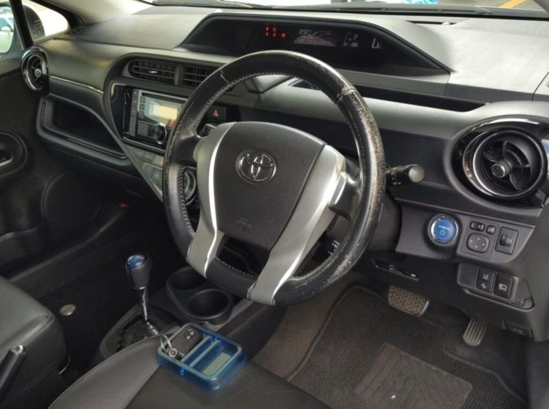 29784 TOYOTA AQUA 2016