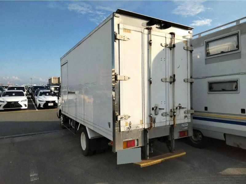 29795 TOYOTA DYNA 2005