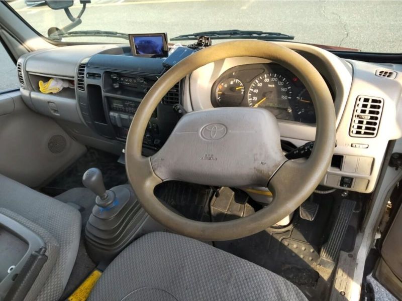 29795 TOYOTA DYNA 2005