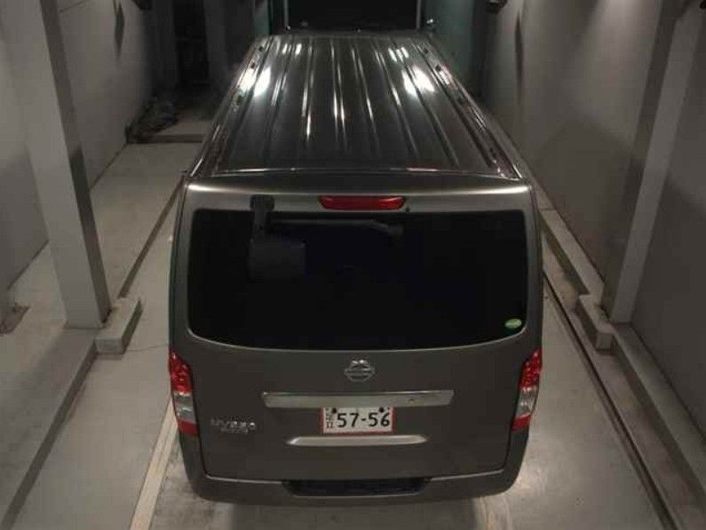  29799  NISSAN CARAVAN  2017  