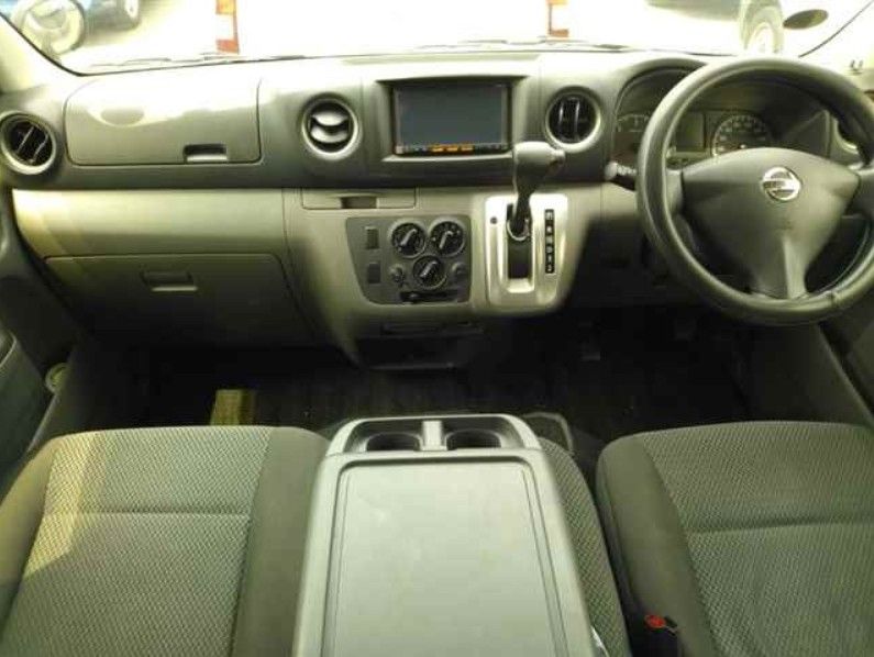  29799  NISSAN CARAVAN  2017  