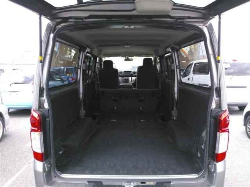  29799  NISSAN CARAVAN  2017  