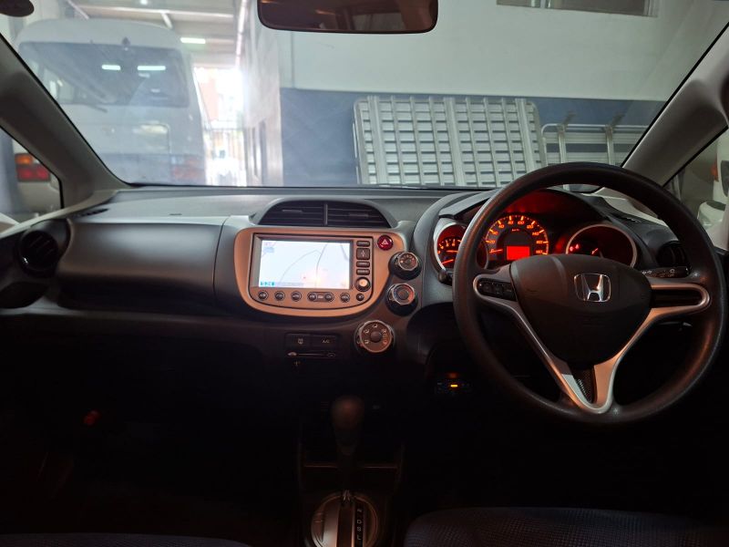  29802  HONDA FIT  2010  