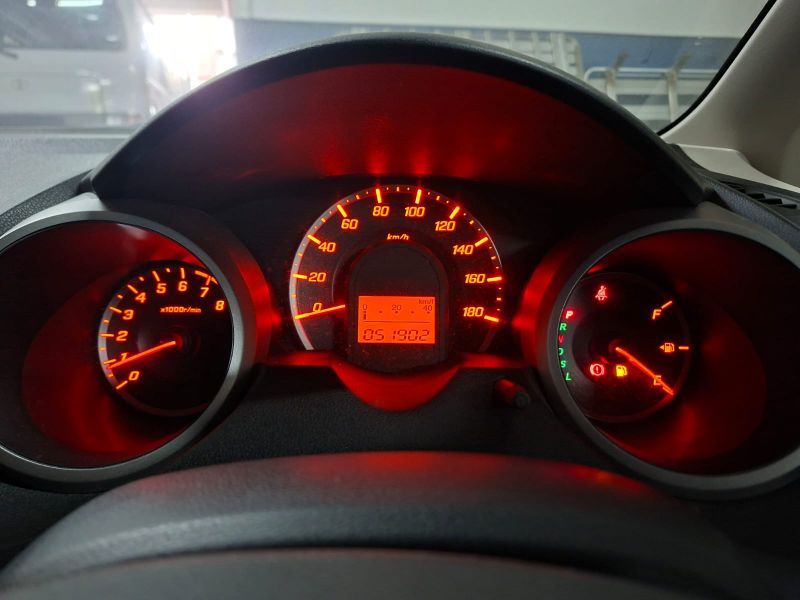  29802  HONDA FIT  2010  