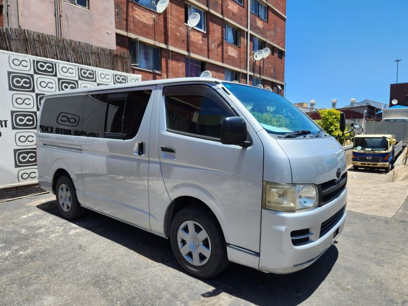  29809  TOYOTA HIACE  2005  