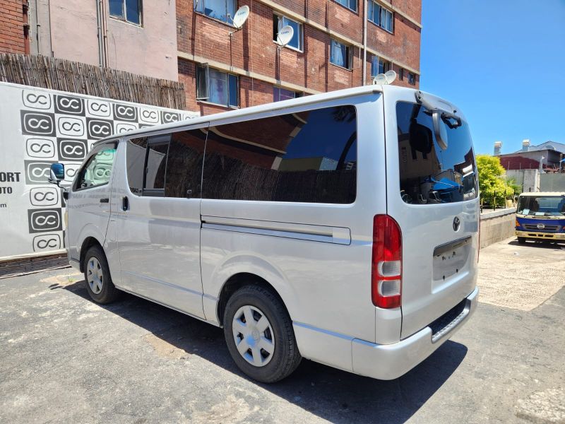  29809  TOYOTA HIACE  2005  