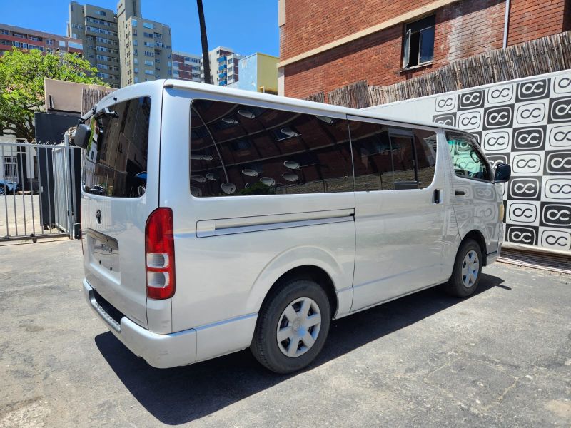  29809  TOYOTA HIACE  2005  