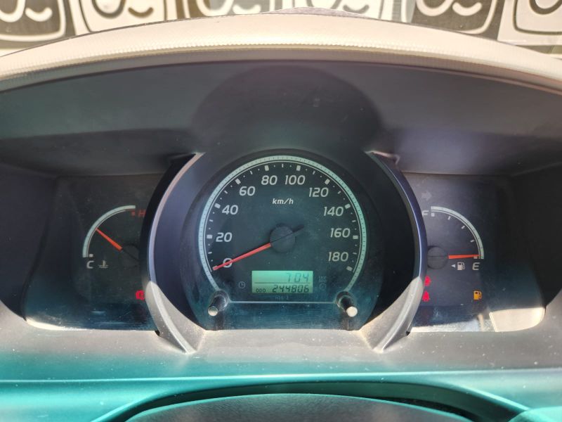  29809  TOYOTA HIACE  2005  