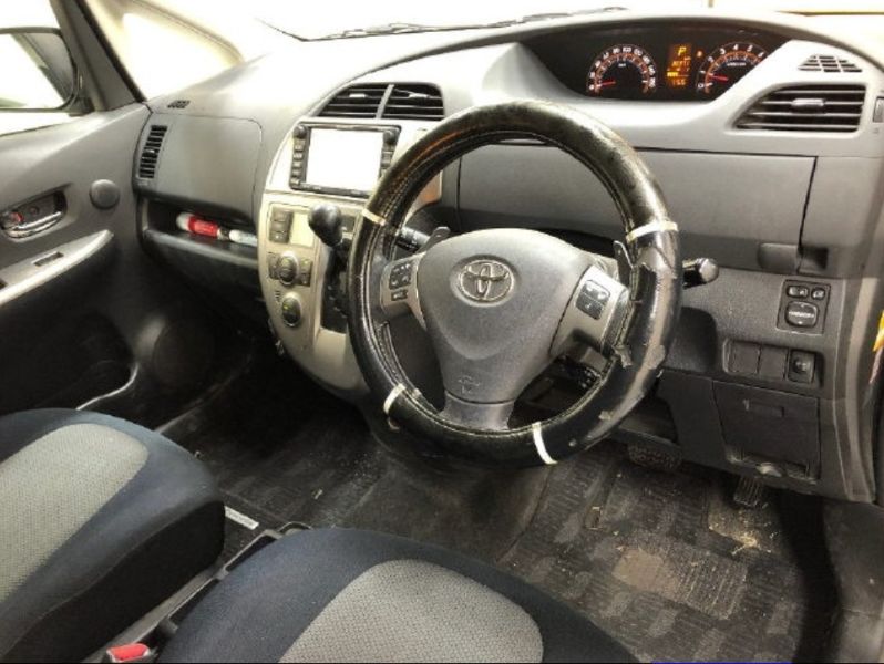  29810  TOYOTA RACTIS  2005  