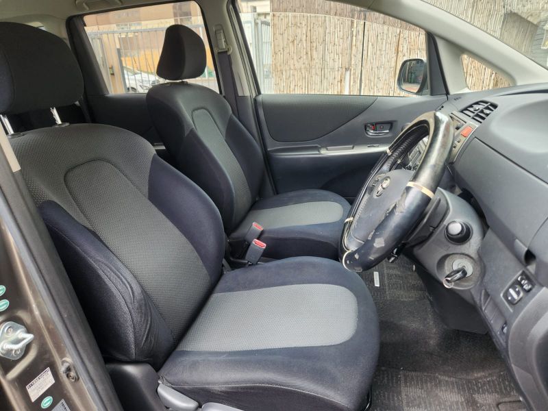  29810  TOYOTA RACTIS  2005  