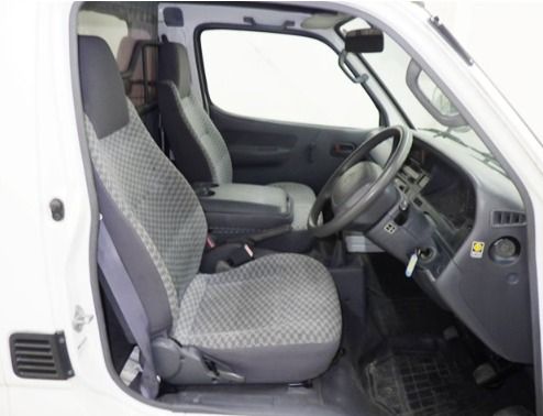  29811  TOYOTA HIACE  1999  