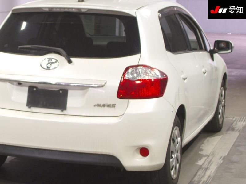  29823  TOYOTA AURIS  2010  