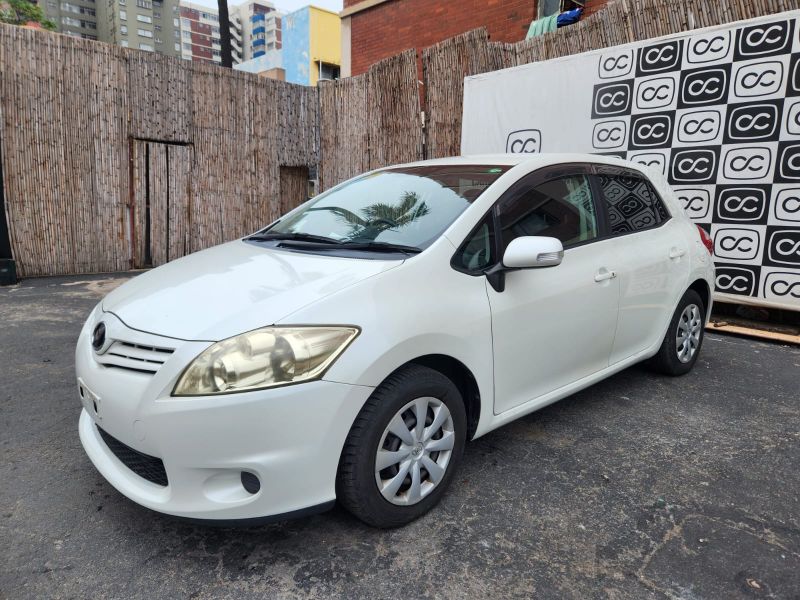  29823  TOYOTA AURIS  2010 