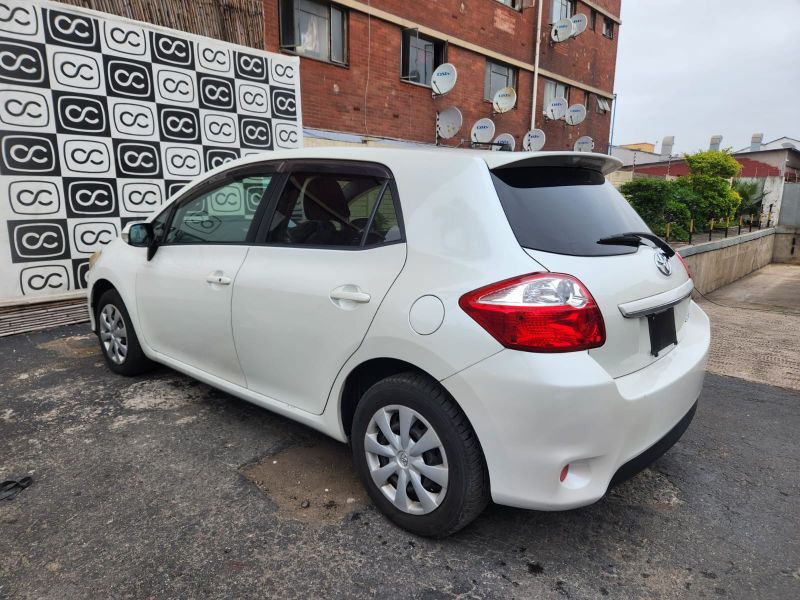  29823  TOYOTA AURIS  2010  