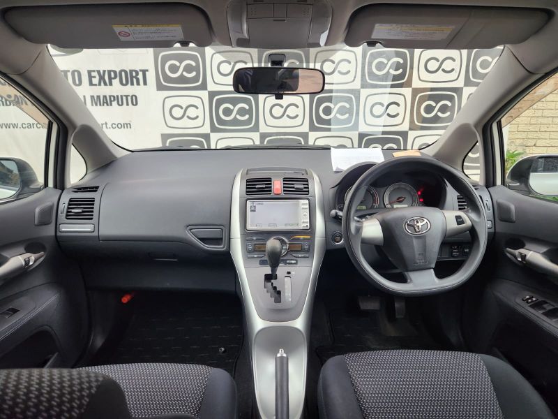  29823  TOYOTA AURIS  2010  