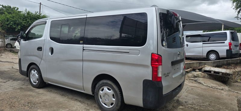  29825  NISSAN CARAVAN  2018  