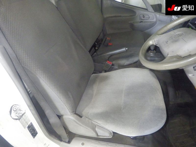 29829  HINO DUTRO  2006