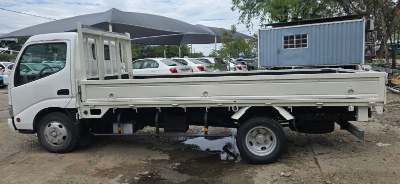  29829  HINO DUTRO  2006  