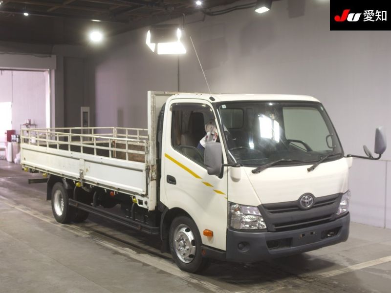 29830  TOYOTA DYNA  2011