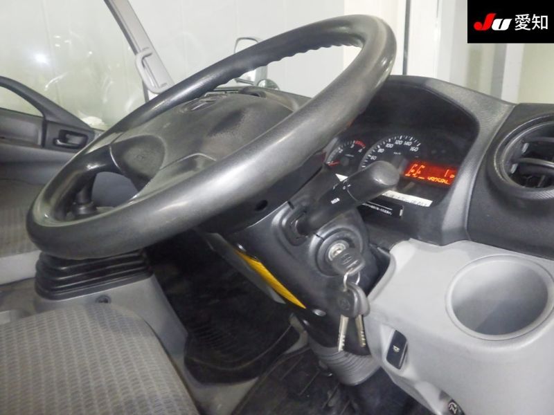  29830  TOYOTA DYNA  2011  