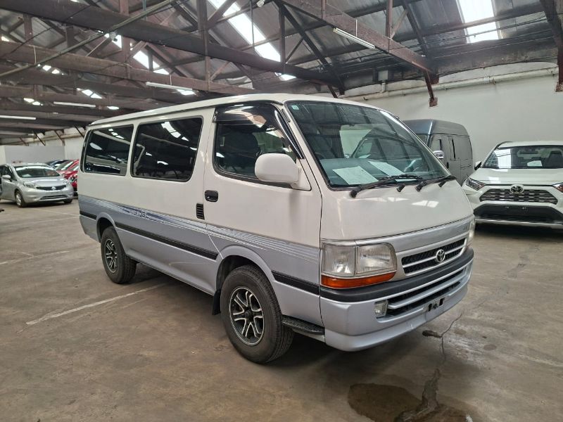  29837  TOYOTA REGIUS  2000  